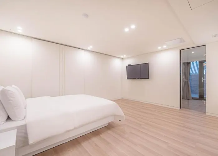 Hotel H Moment Yeonsan Busan