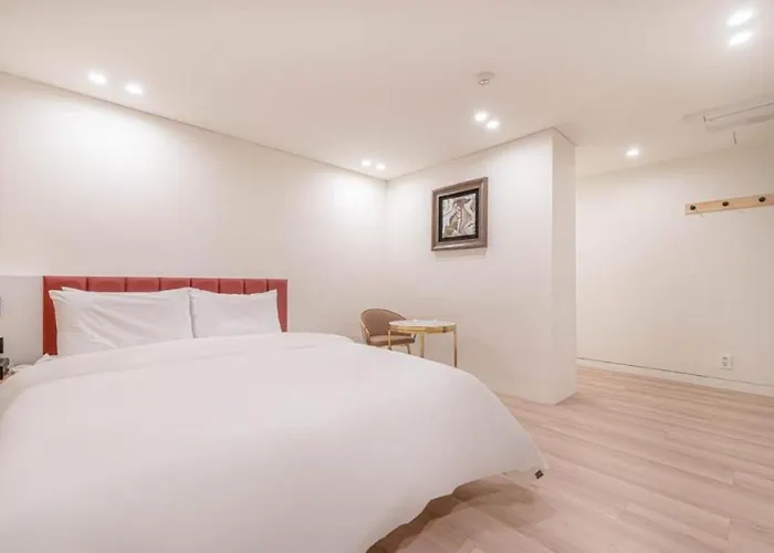 H Moment Yeonsan Hotel Busan