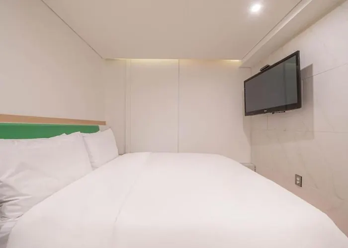 H Moment Yeonsan Hotel Busan